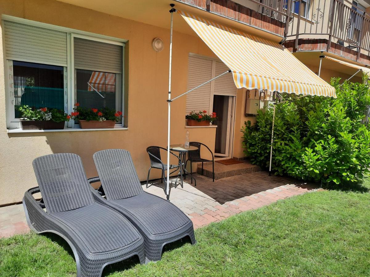 שיופוק Balatinus Apartmanhaz מראה חיצוני תמונה